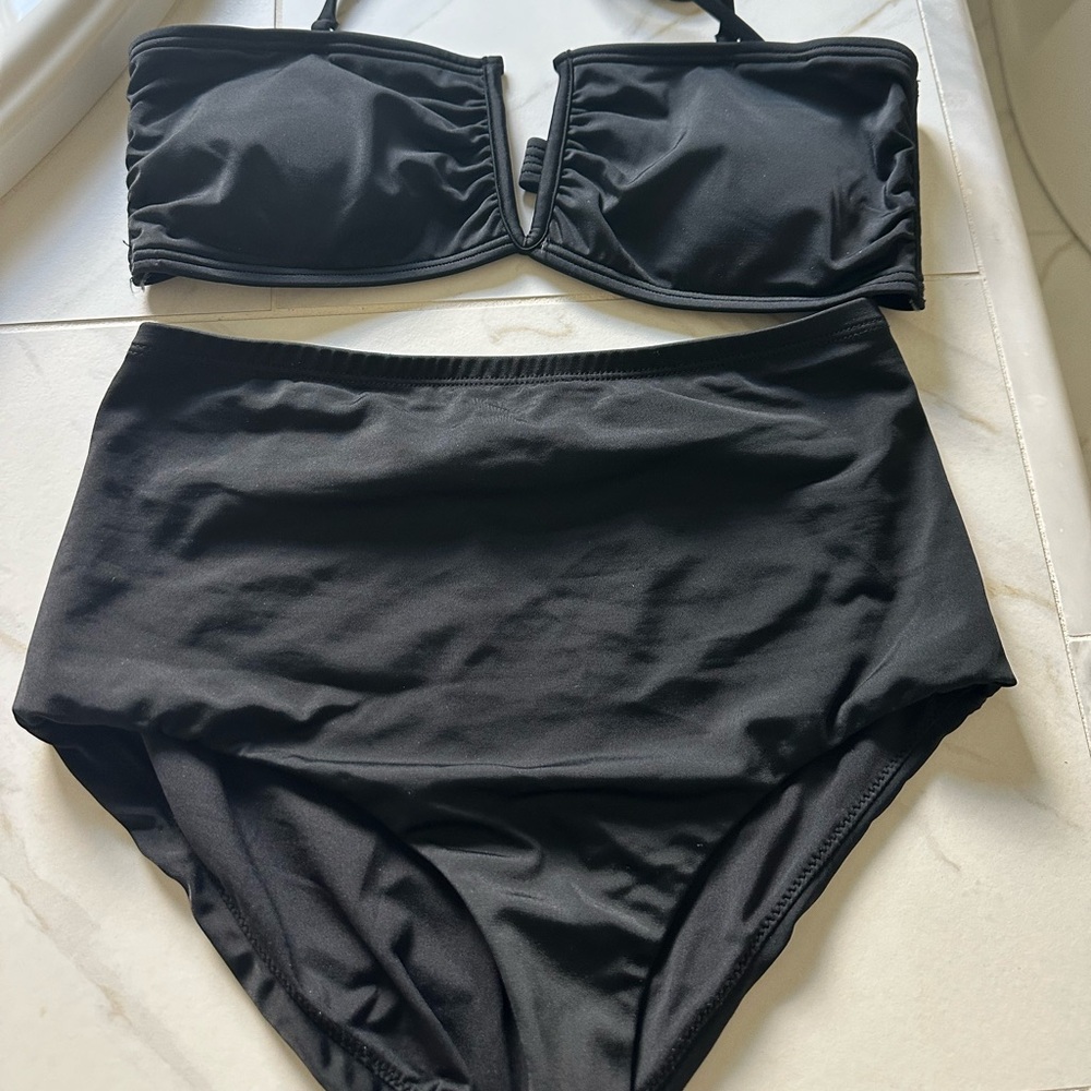 Out from under bathing suit - medium top, small bottom 👙